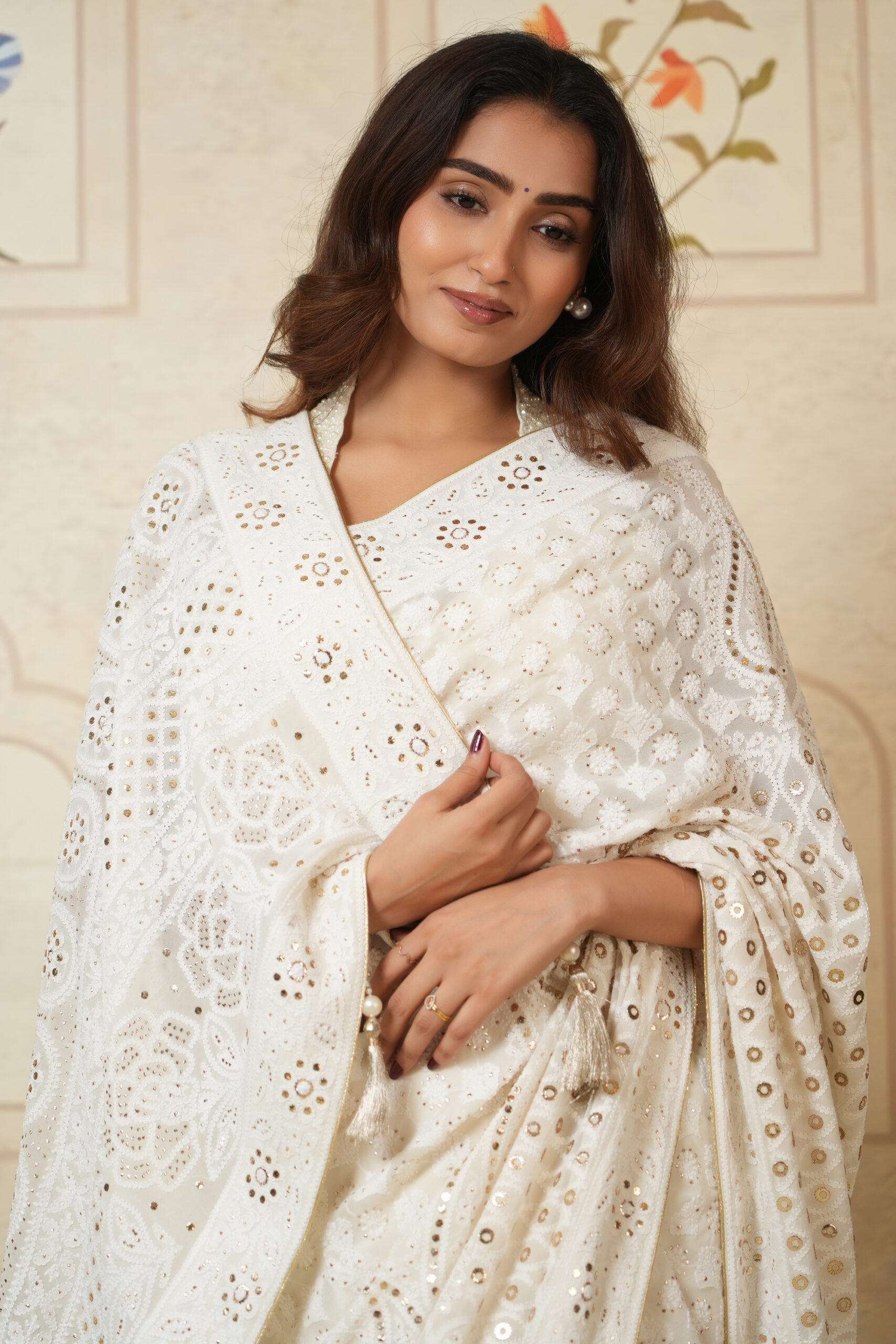 Ivory Khwaab: Handcrafted Pure Georgette Chikankari Saree with Mukaish Work - Image 4