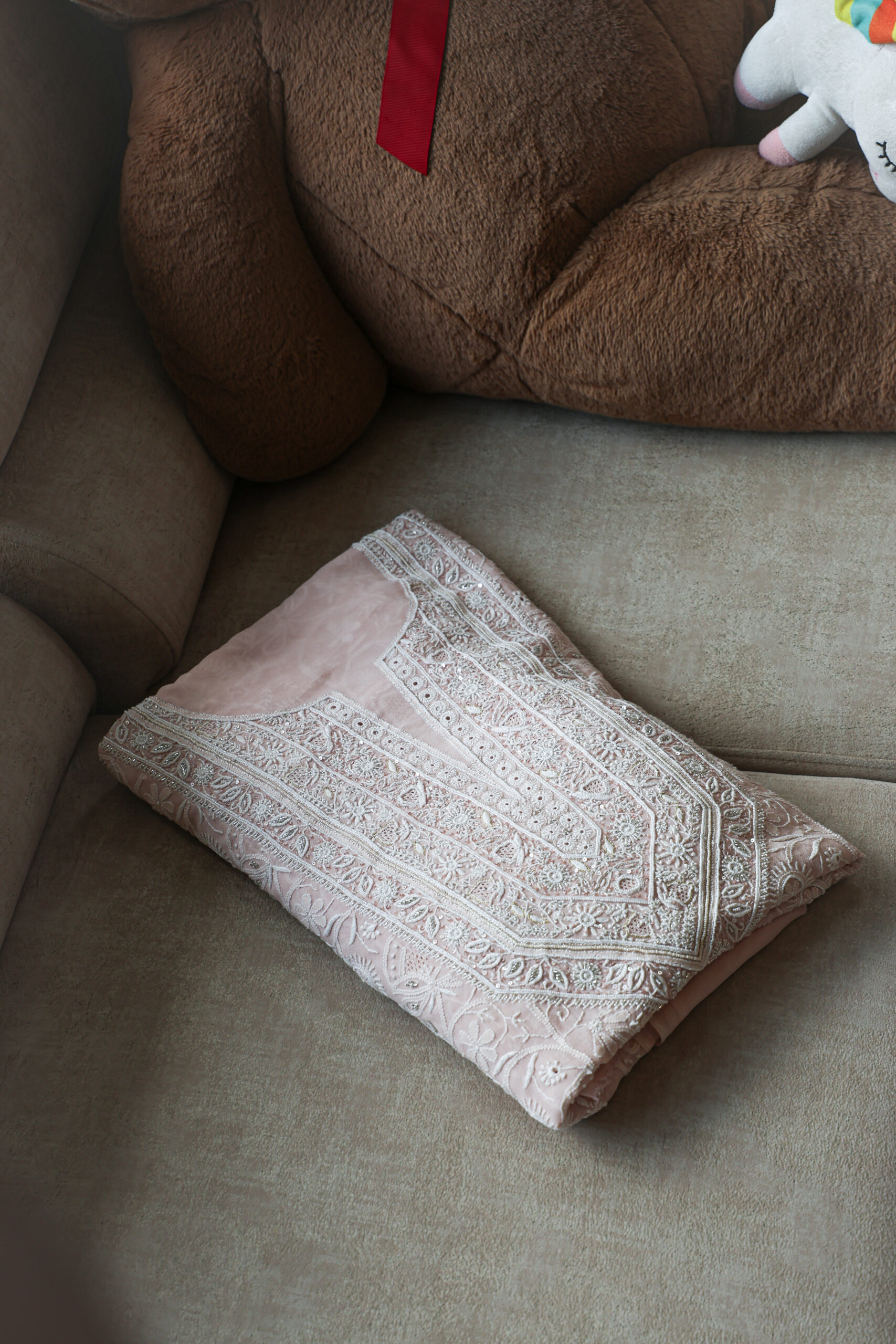 Gulabi Shaam | Hand Embroidered Chikankari Kurta Set with Pearls - Image 5