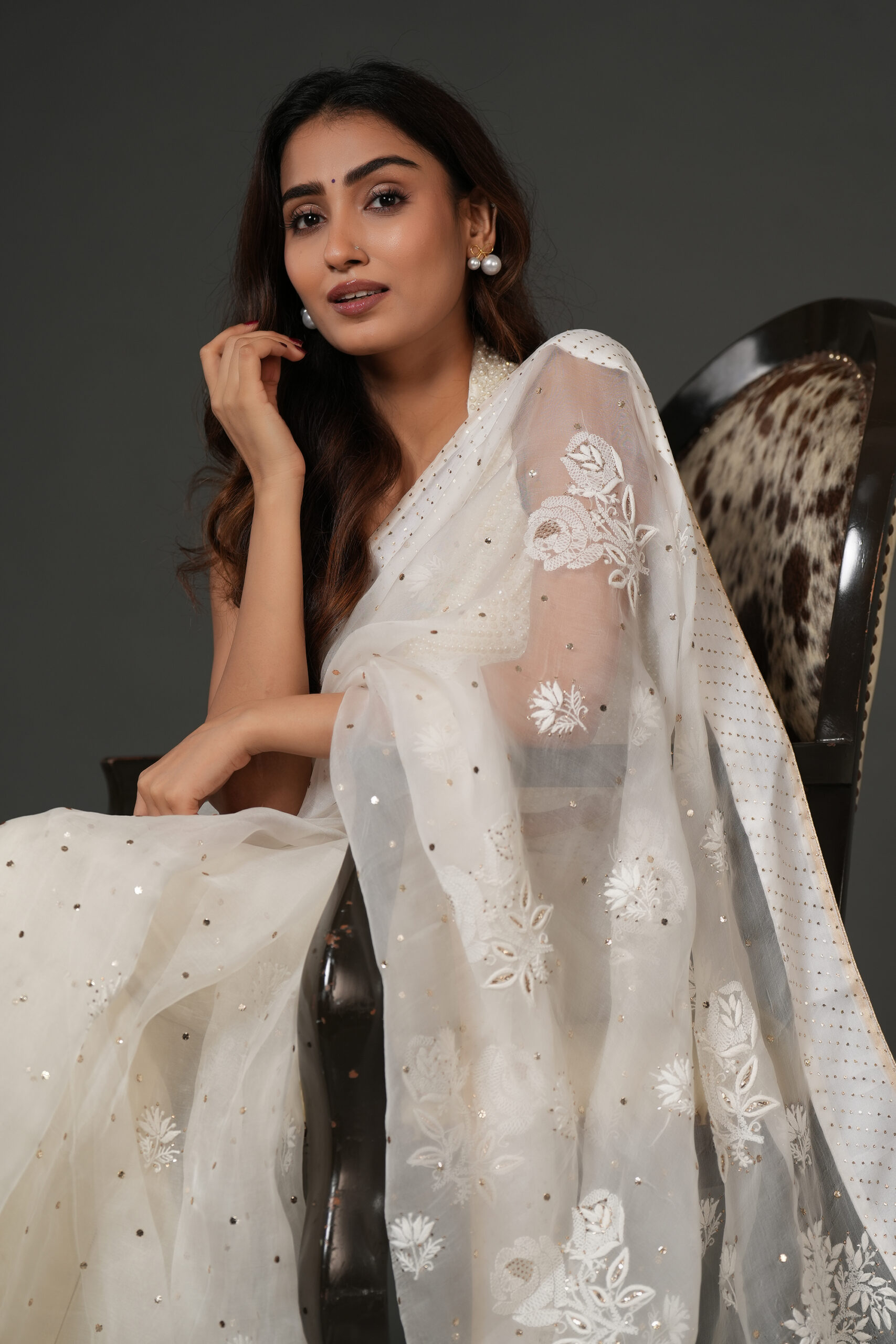 Ivory Aahang: Handcrafted Pure Organza Silk Chikankari Saree with Mukaish Work - Image 4