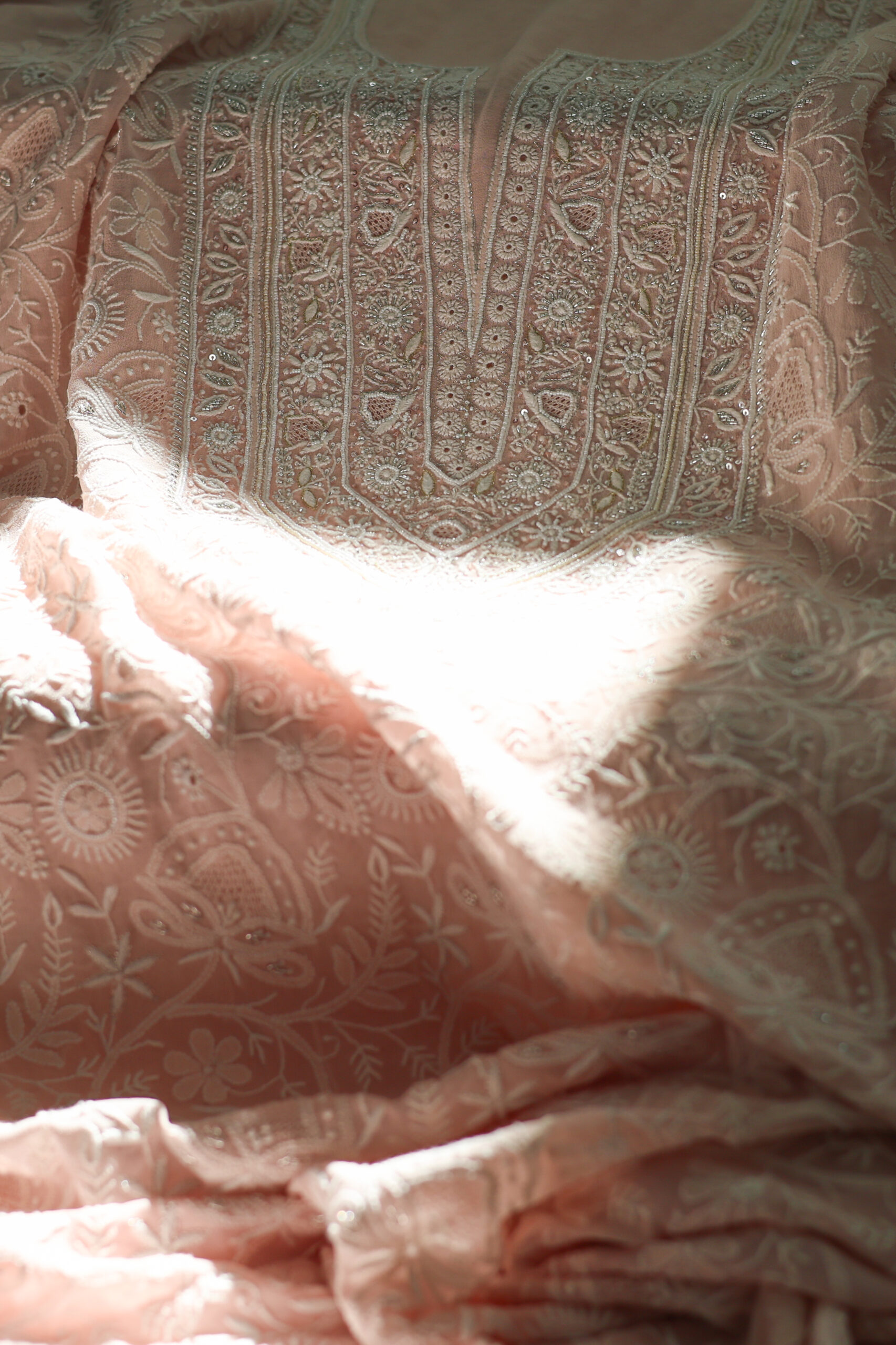 Gulabi Shaam | Hand Embroidered Chikankari Kurta Set with Pearls - Image 3