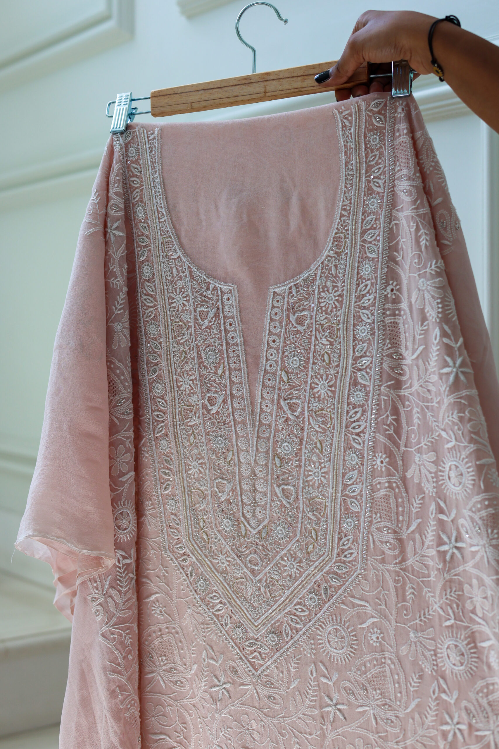 Gulabi Shaam | Hand Embroidered Chikankari Kurta Set with Pearls - Image 2