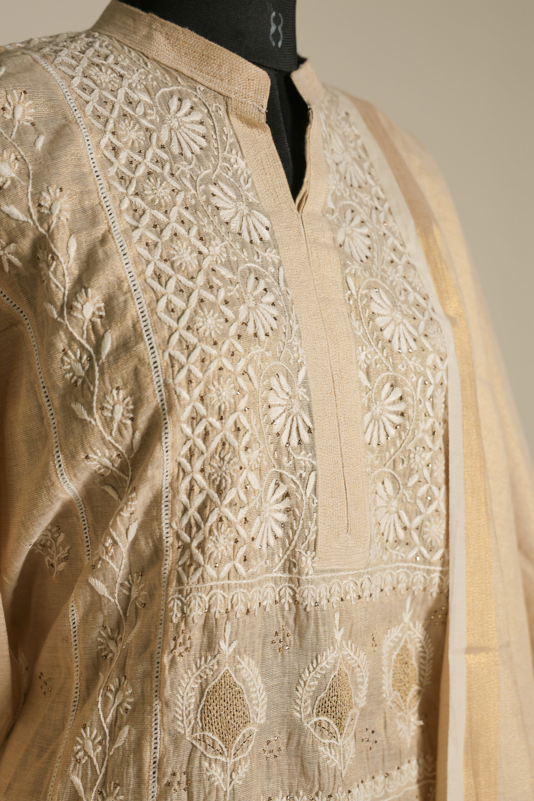 Noor-e-Zar | Light Gold Hand Embroidered Pure Tissue Silk Chikankari Kurta Set - Image 3
