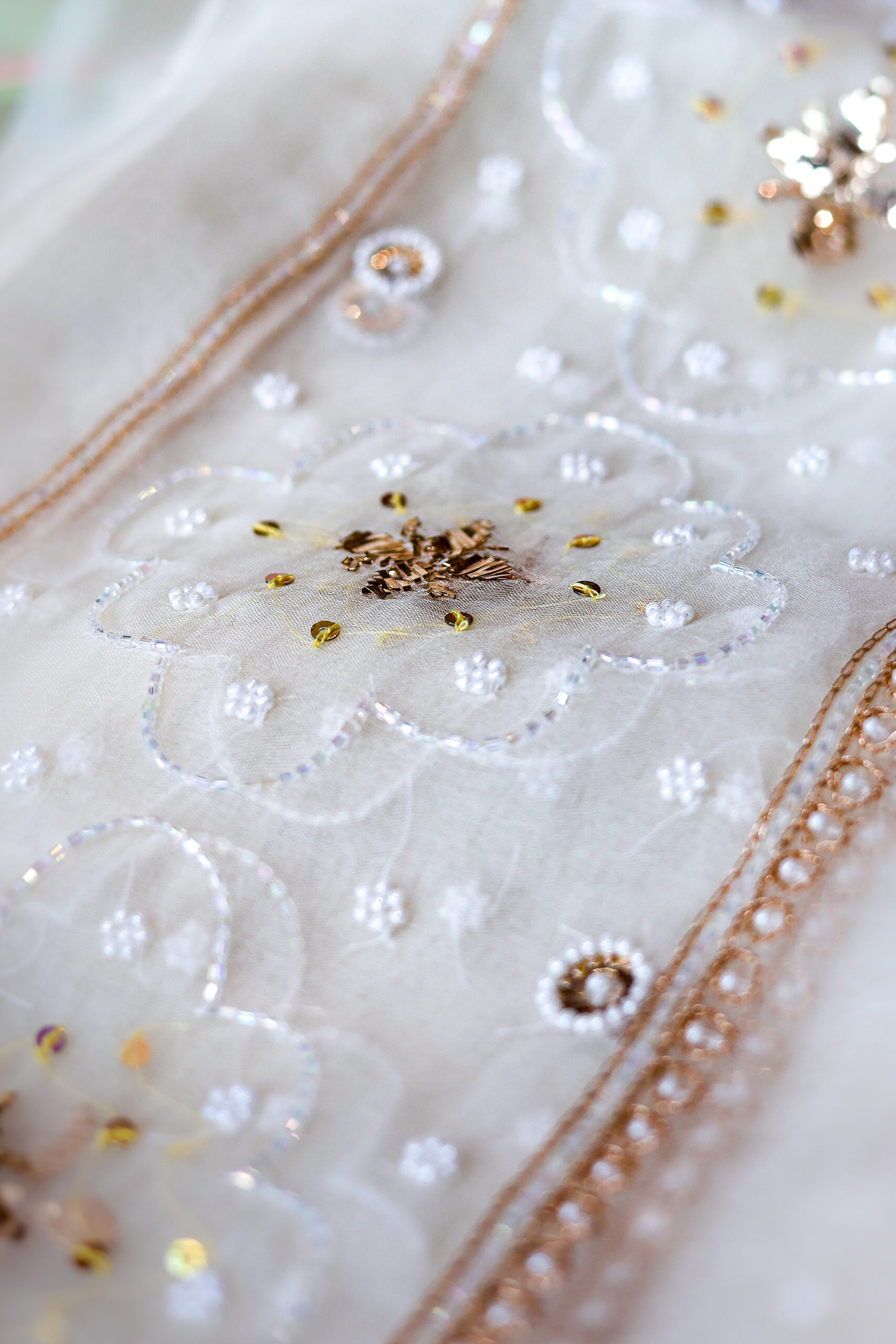 Nargis | Ivory Handcrafted Pure Organza Silk Chikankari Unstitched Kurta Set - Image 2