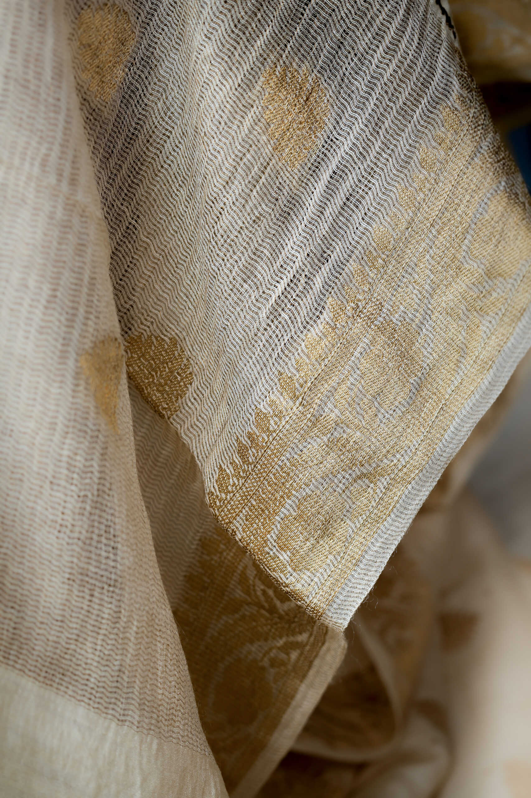 Sunehri Dastaan | Golden Handwoven Pure Muga Silk Chikankari Kurta Set - Image 4
