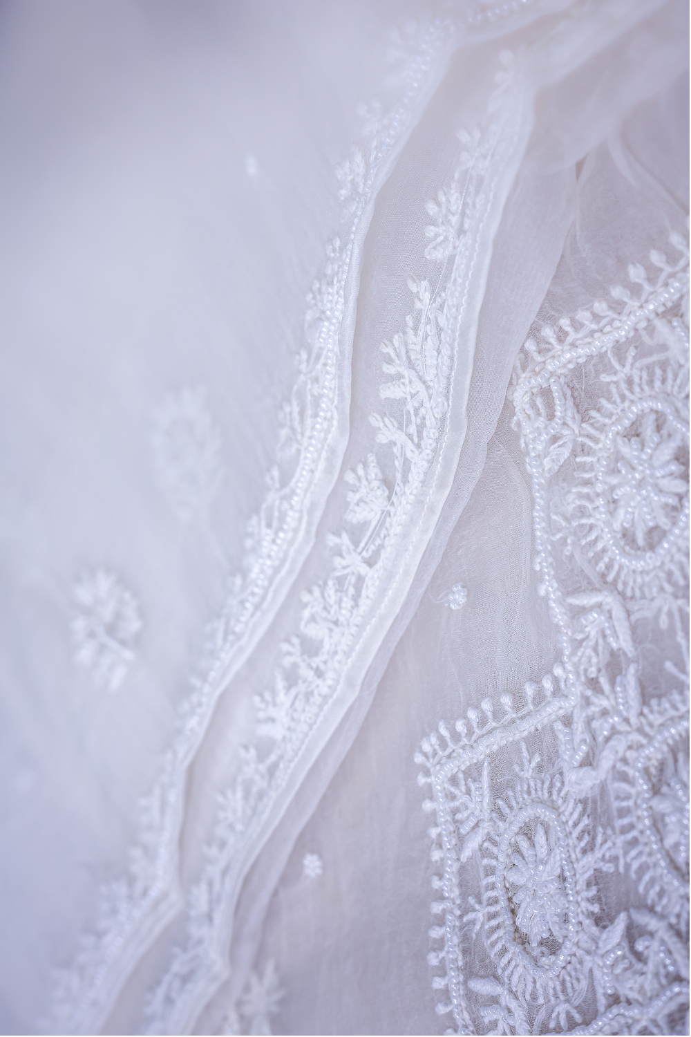 Noor-e-Rooh | Ivory Organza Silk Chikankari Set with Beads Work - Image 5