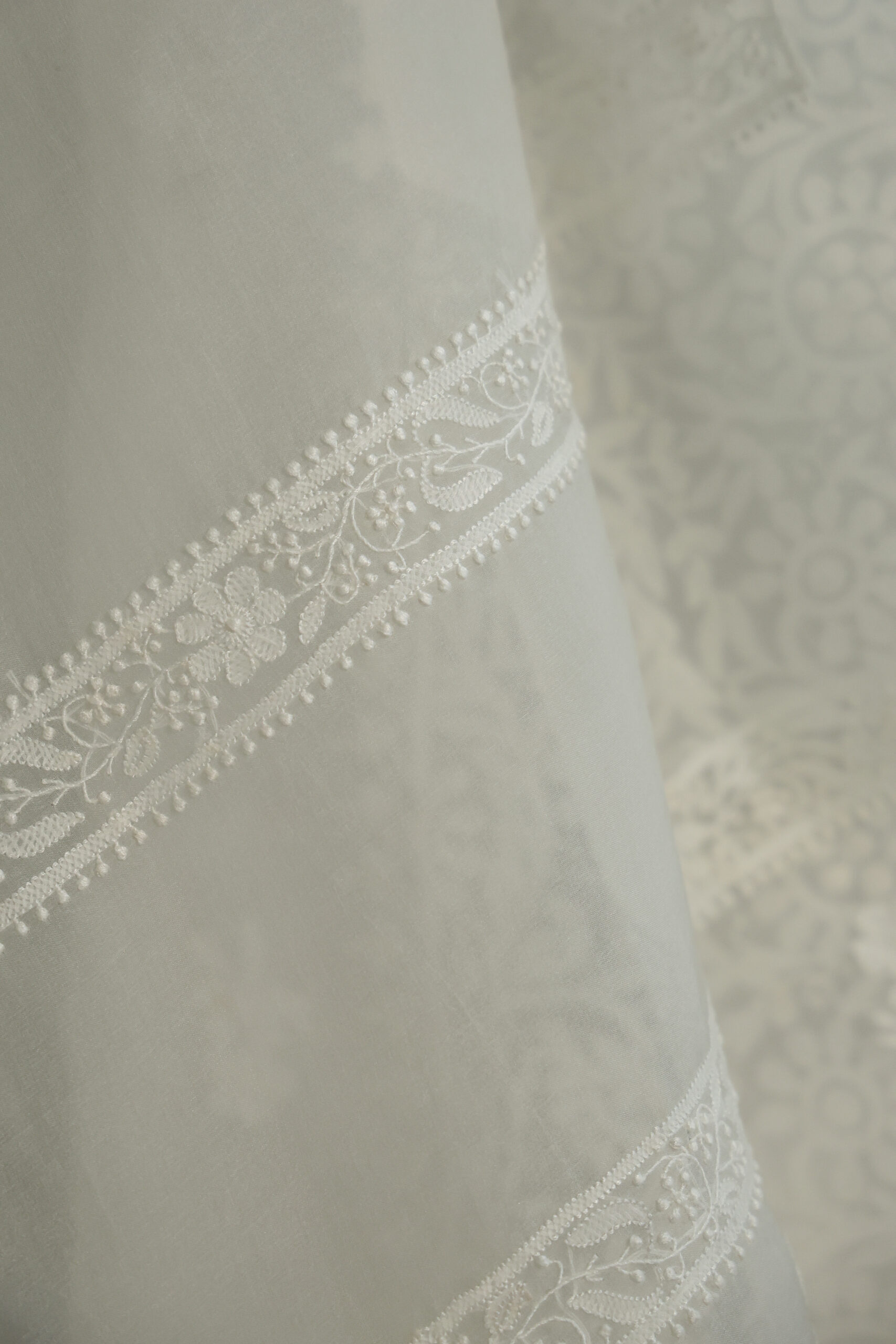 White Handcrafted Chikankari Online Kurta Set - Dupatta