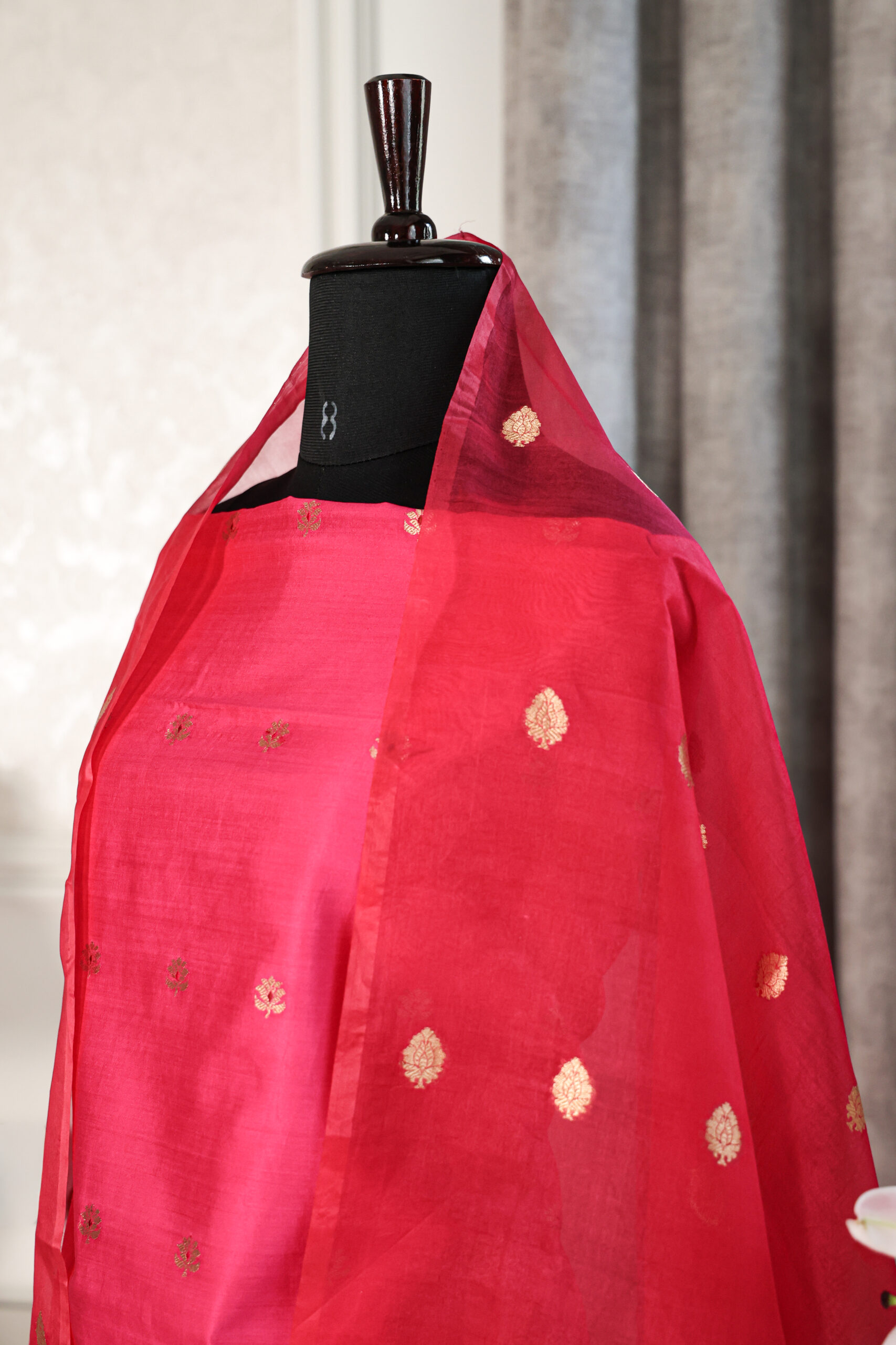 Gulabi Noor – Banarasi Katan Silk Suit with Organza Dupatta - Image 3