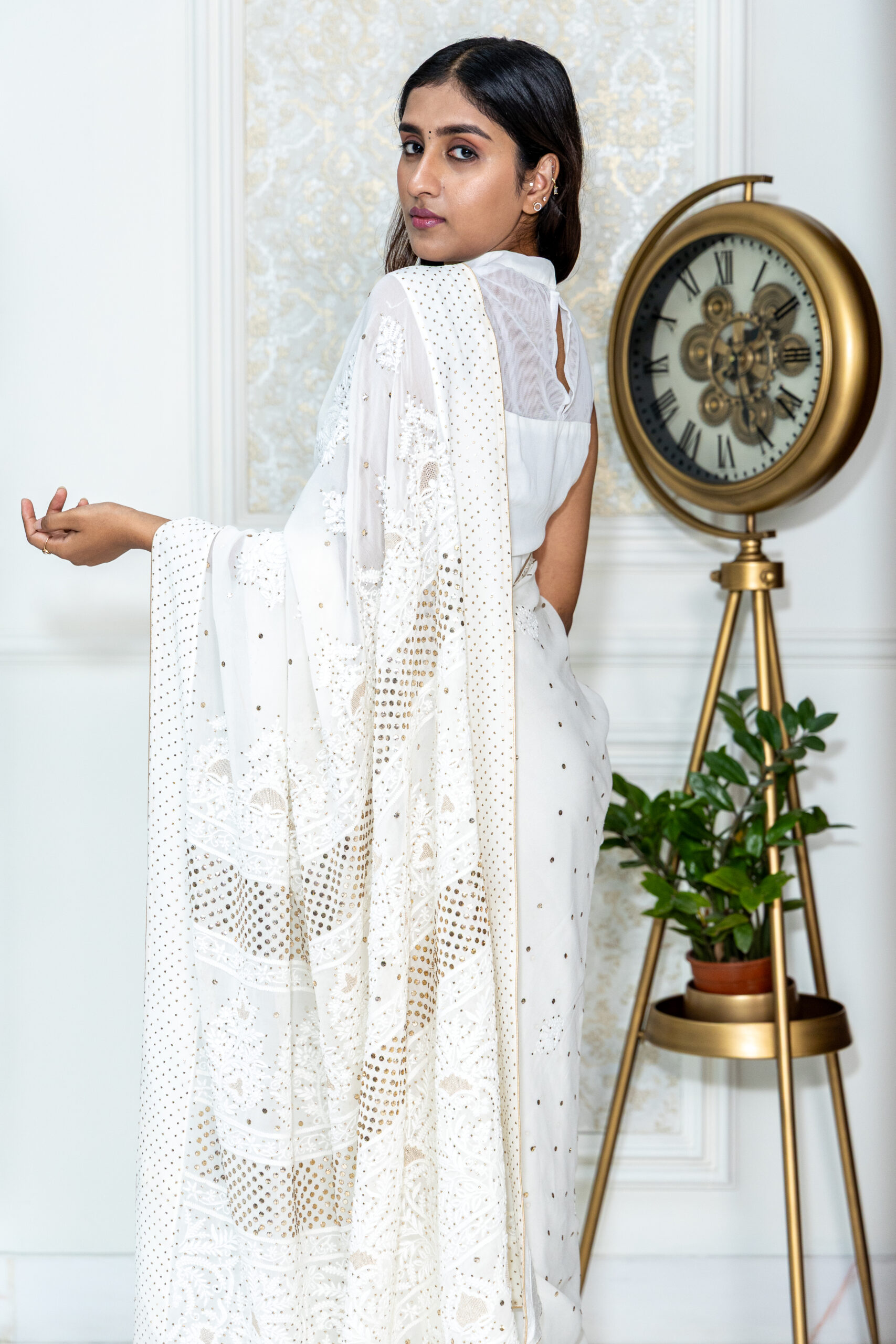 Noor-é-Nazakat – Pure Georgette Chikankari Saree with Mukaish - Image 2