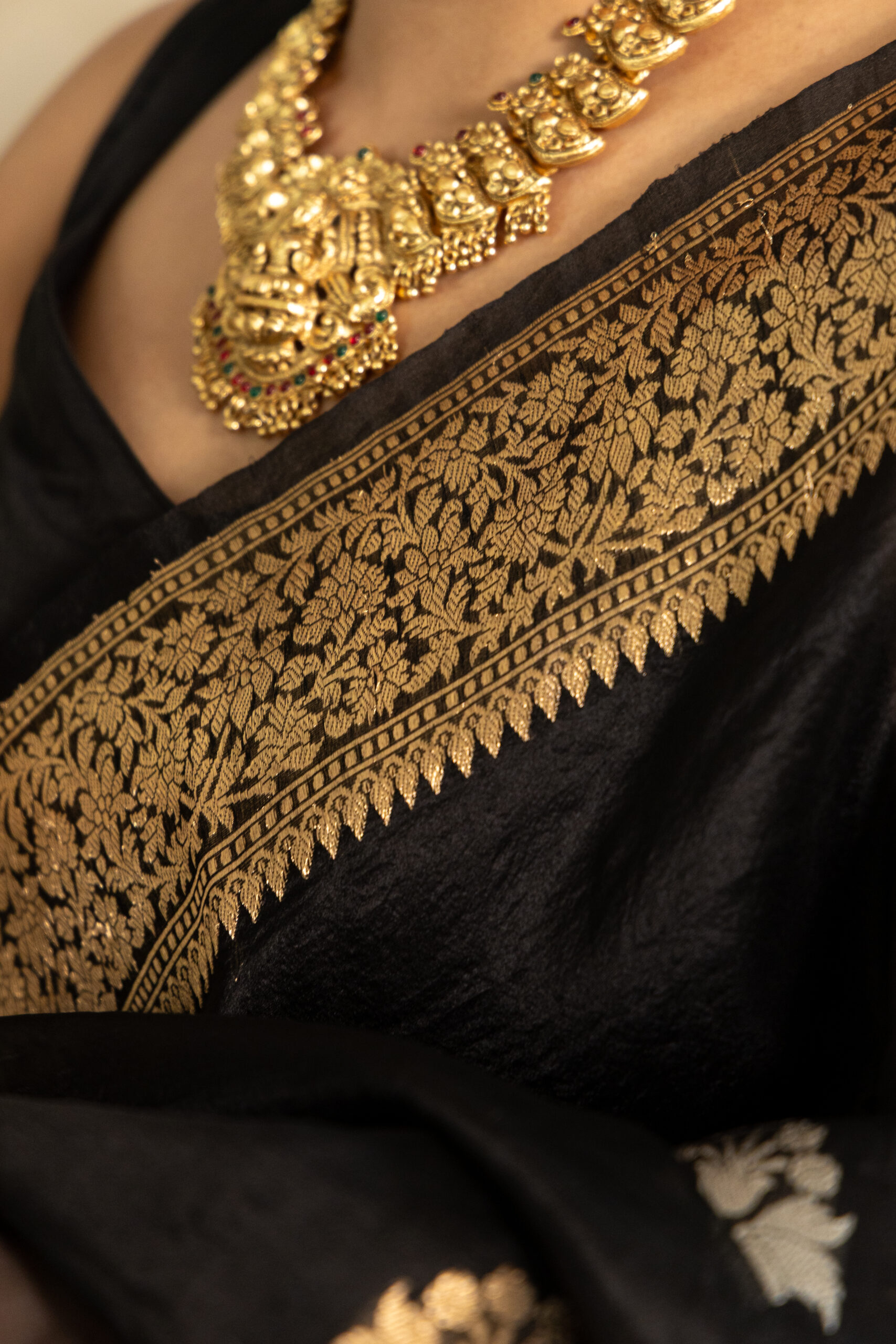 Noir Éternel – Black Pure Kora Silk Handwoven Saree - Image 3