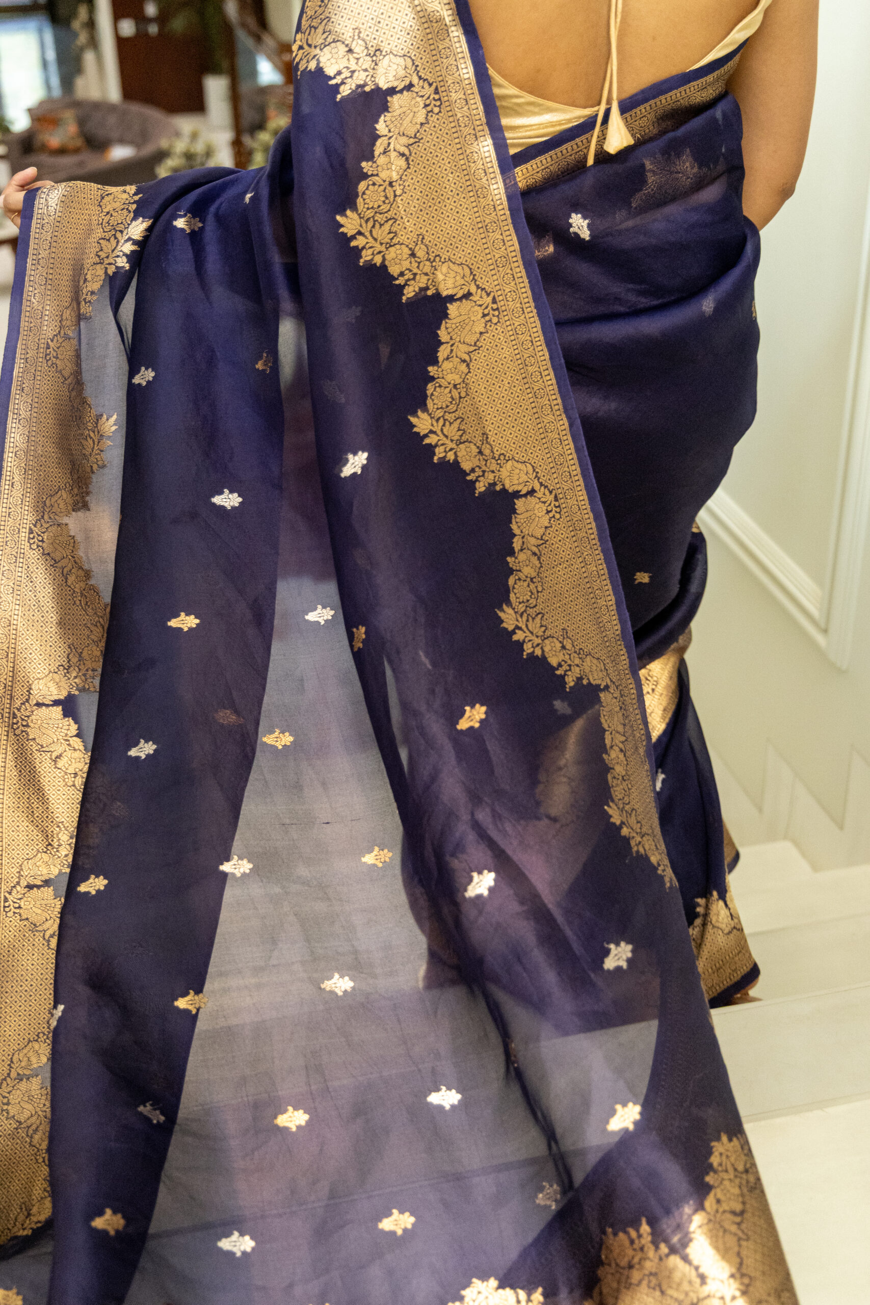 Midnight Majesty – Pure Kora Silk Handwoven Saree - Image 6