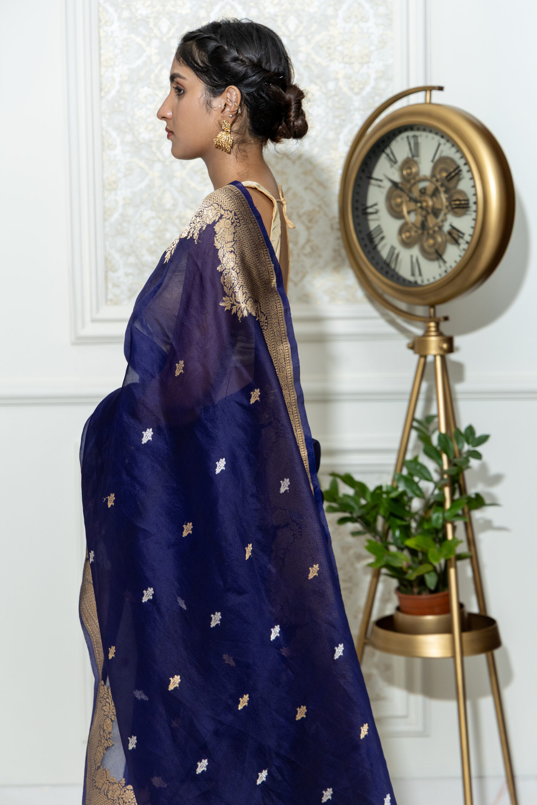 Midnight Majesty – Pure Kora Silk Handwoven Saree - Image 3