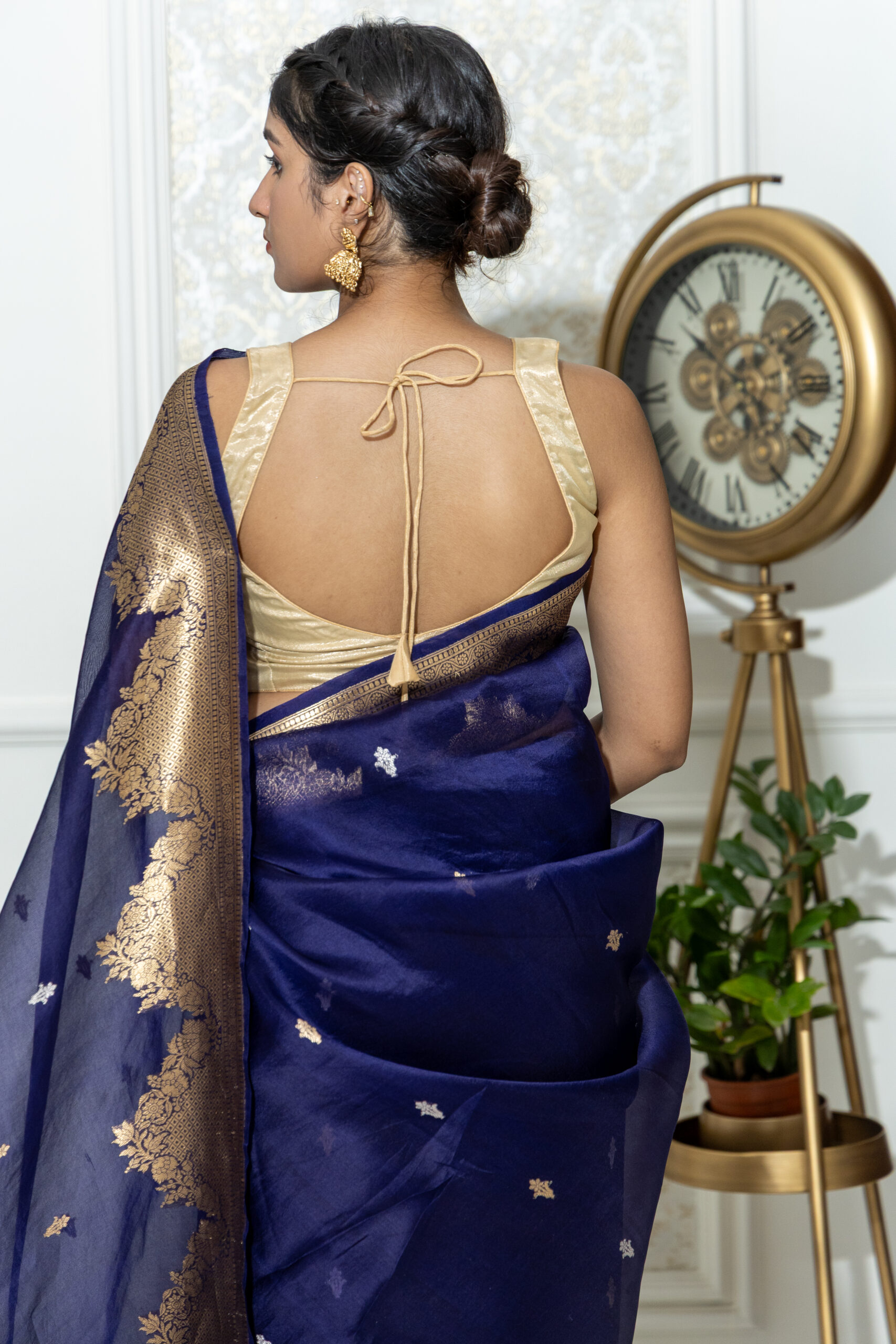 Midnight Majesty – Pure Kora Silk Handwoven Saree - Image 4