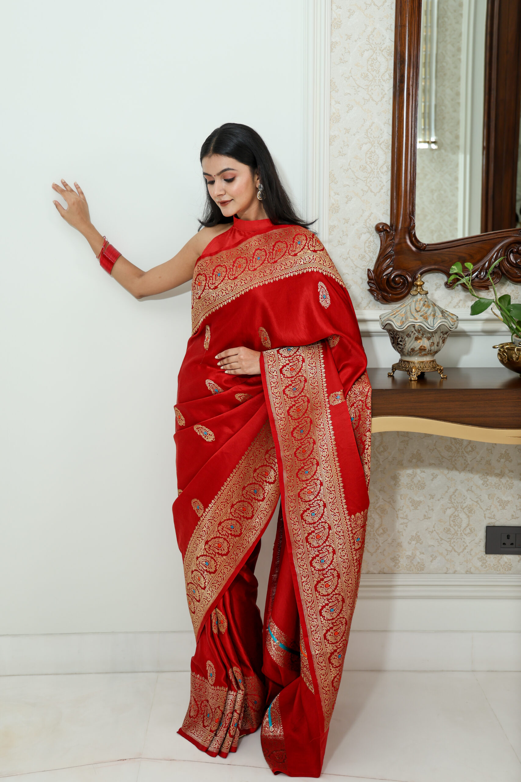 Sindoor – Red Mashru Silk Saree with Jamavar Border and Booti - Image 2
