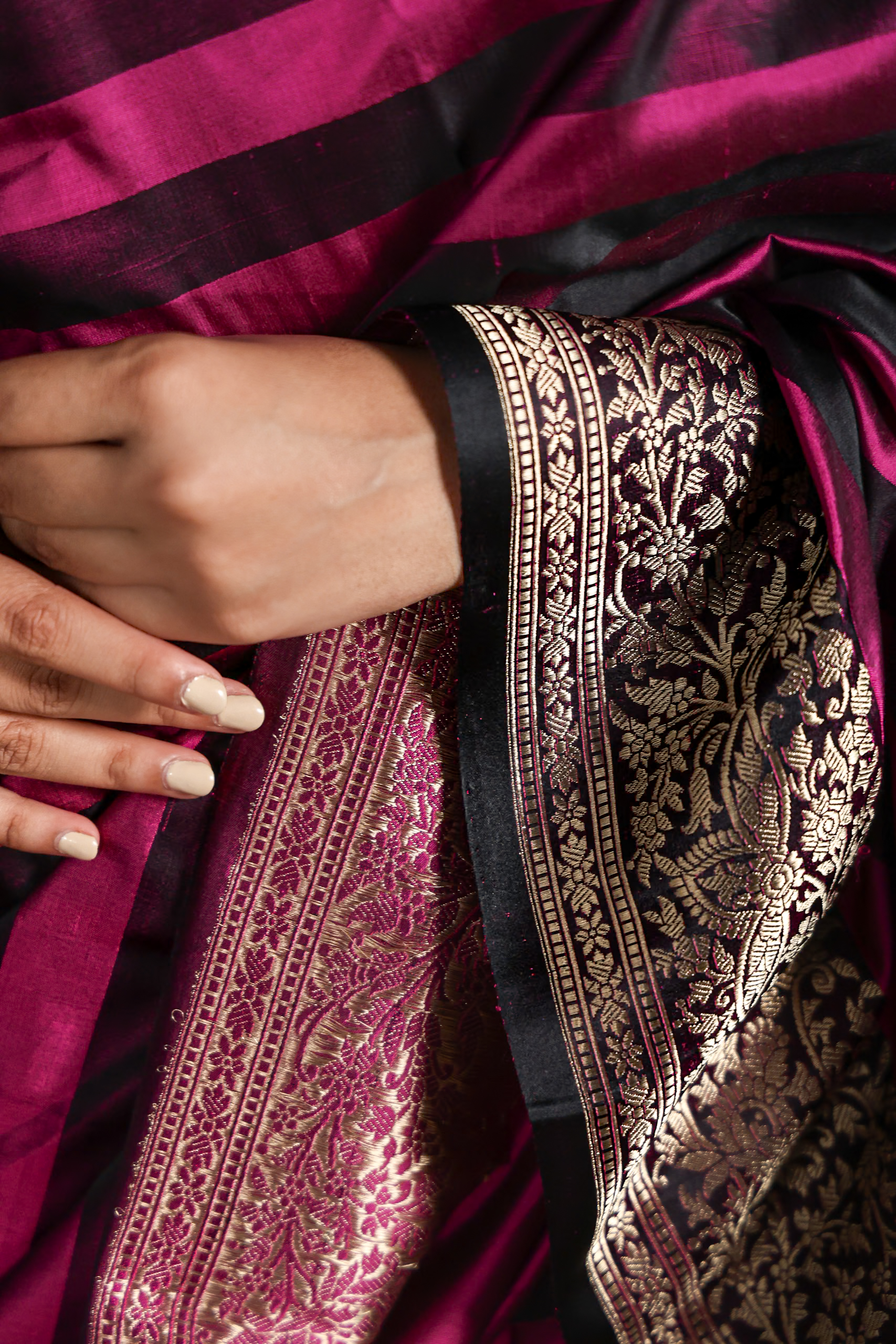Taabir – Purple & Hot Pink Pure Katan Silk Banarasi Saree - Image 5