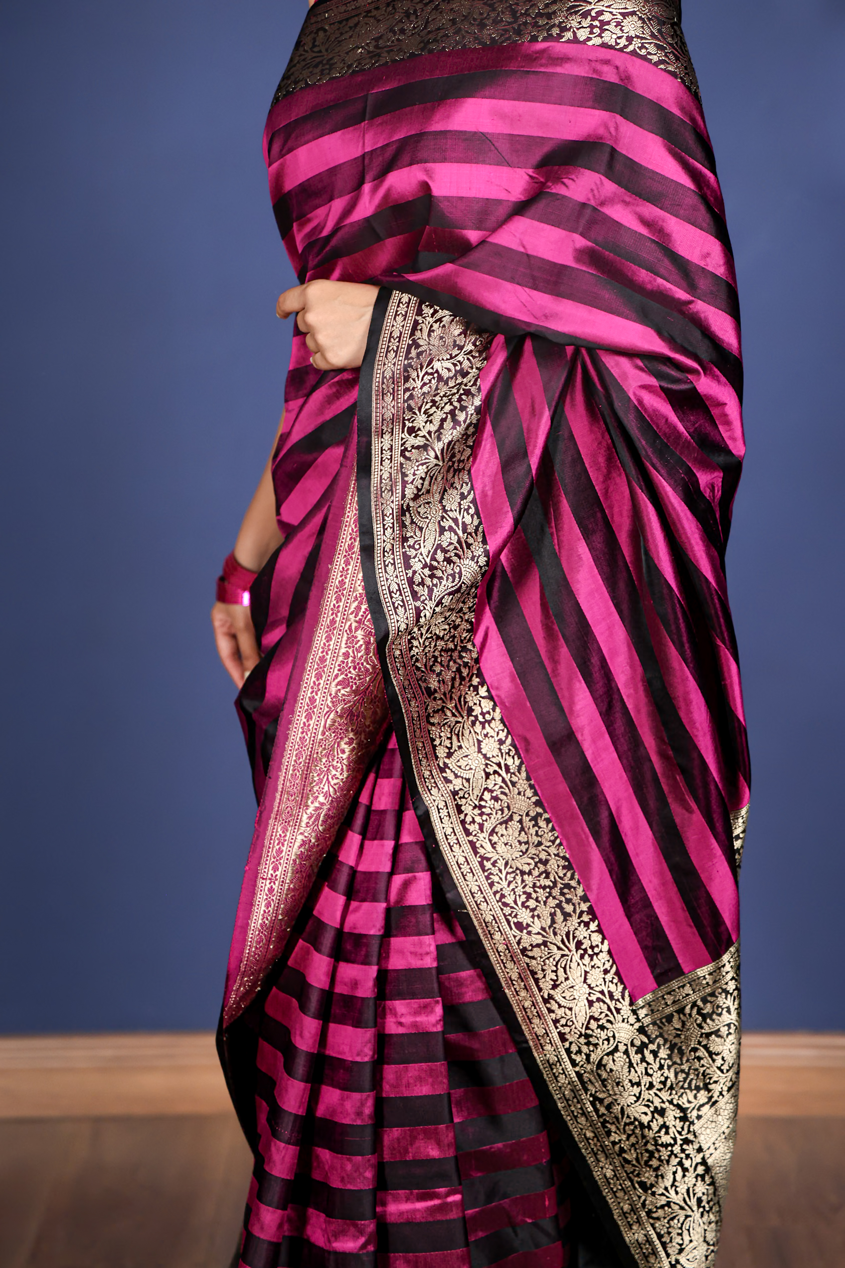 Taabir – Purple & Hot Pink Pure Katan Silk Banarasi Saree - Image 4