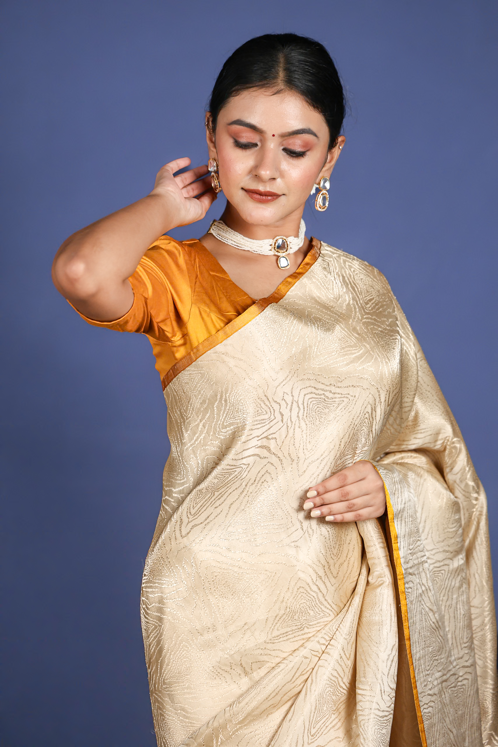 Ziya – Beige & Golden Pure Satin Silk Banarasi Saree with designer weave - Image 2