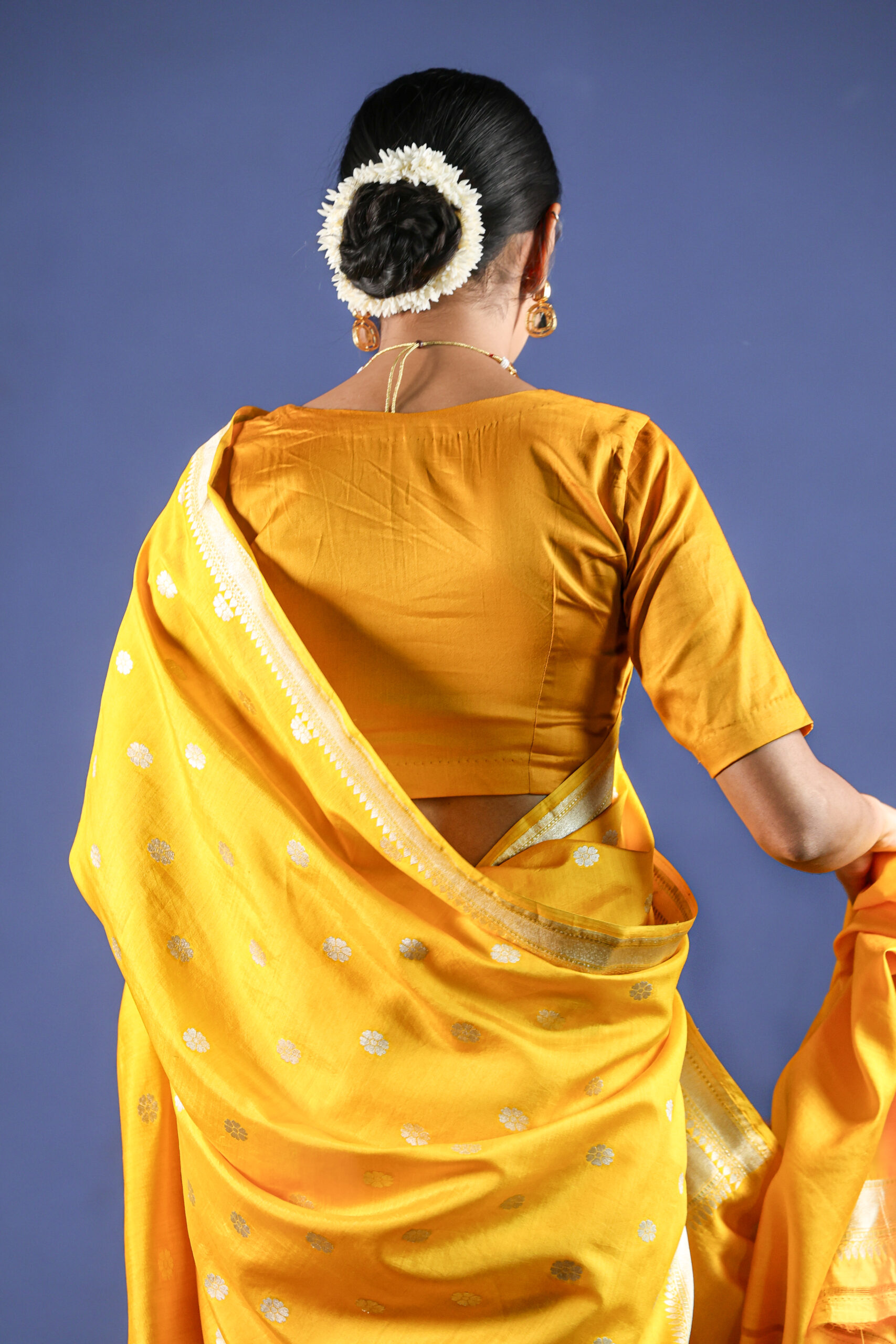 Yellow Pure Katan Chiniya Silk Saree - Image 4