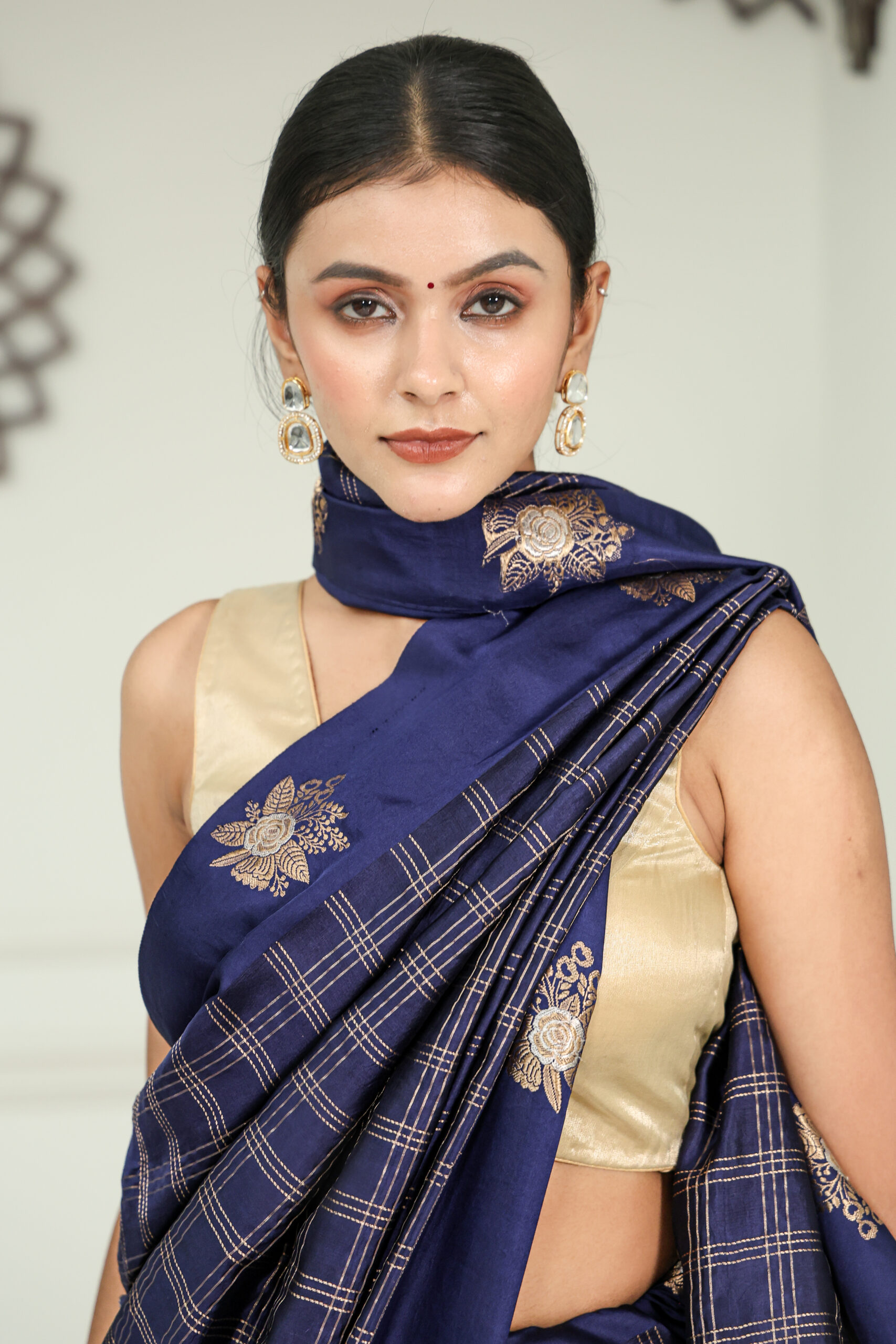 Midnight Symphony – Pure Navy Blue Katan Silk Saree with Kadwa Weave - Image 3