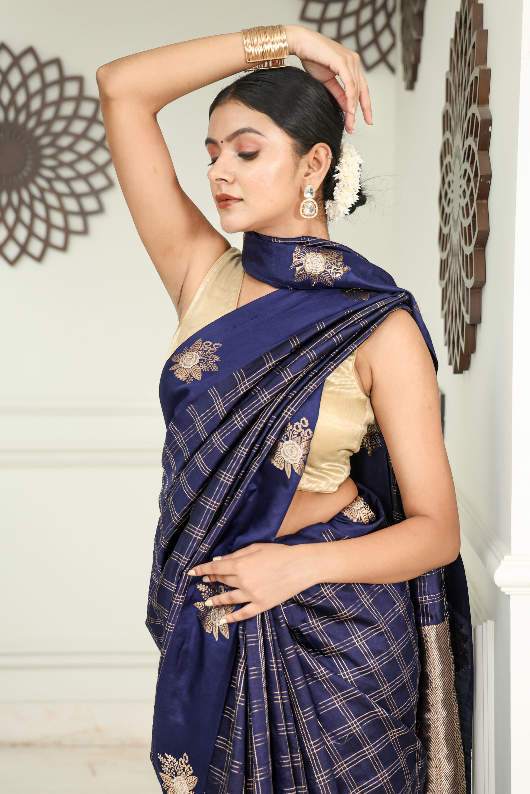 Midnight Symphony – Pure Navy Blue Katan Silk Saree with Kadwa Weave - Image 2