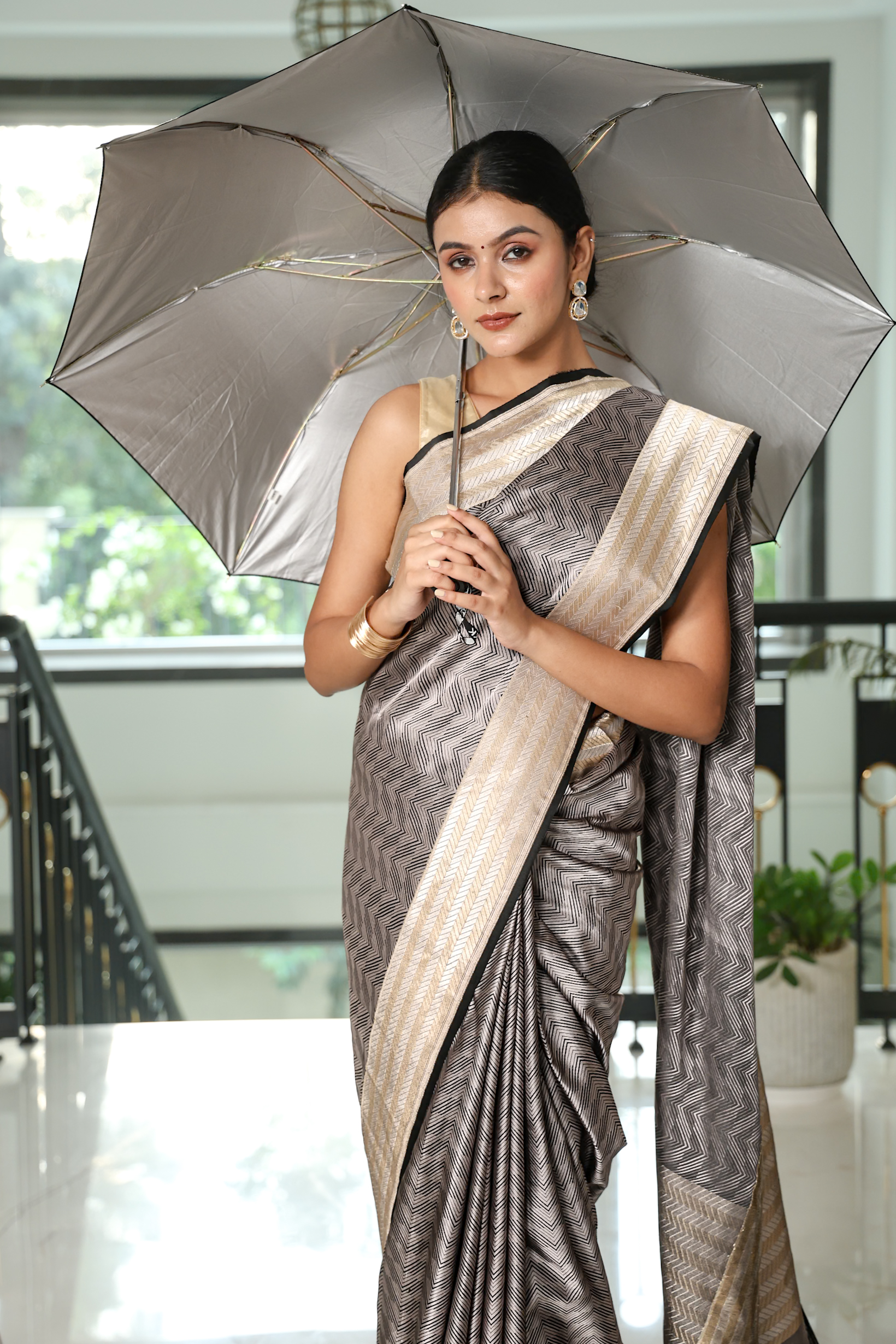 Moonlit Muse – Grey & Black Handwoven Satin Silk Banarasi Saree - Image 6