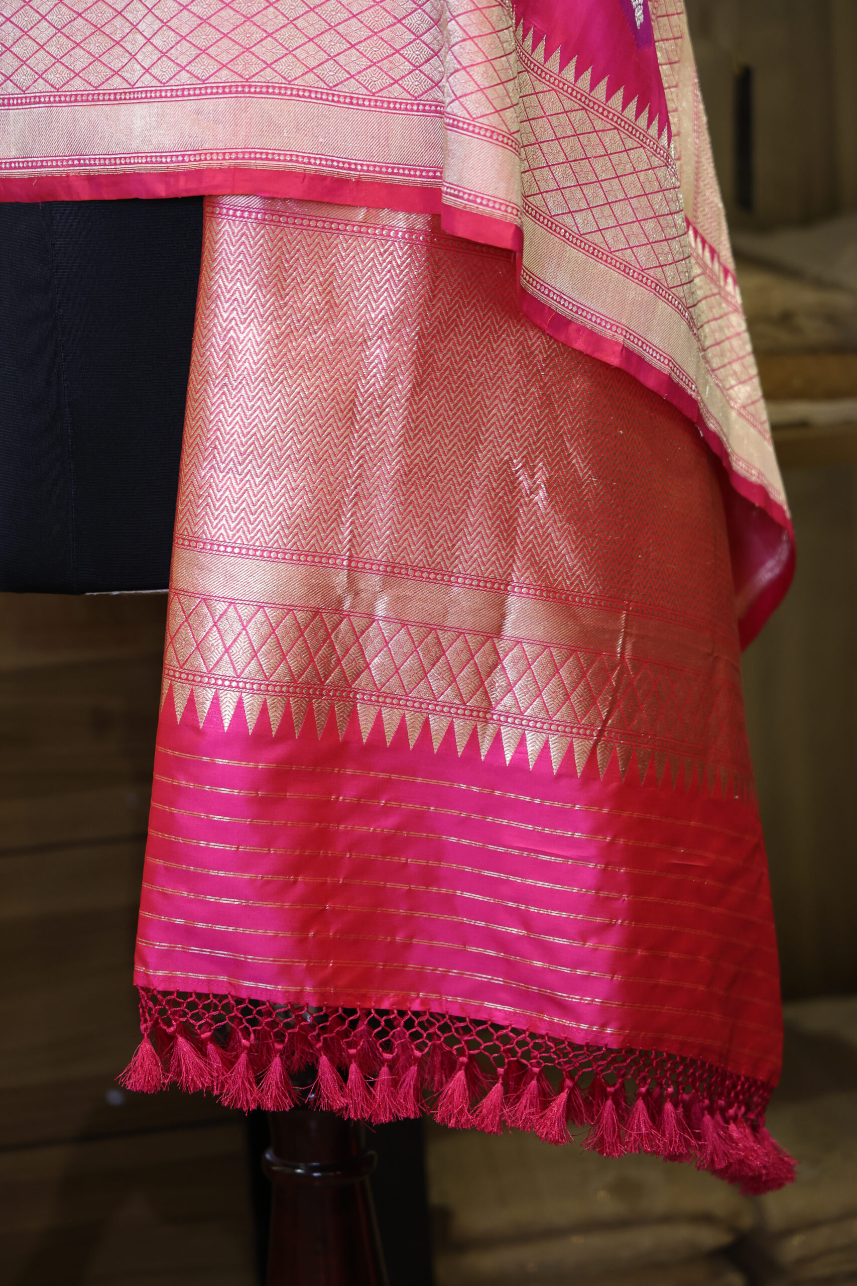 Zar-e-Rang - Rani Pink Rangkat katan Silk Dupatta - Image 6