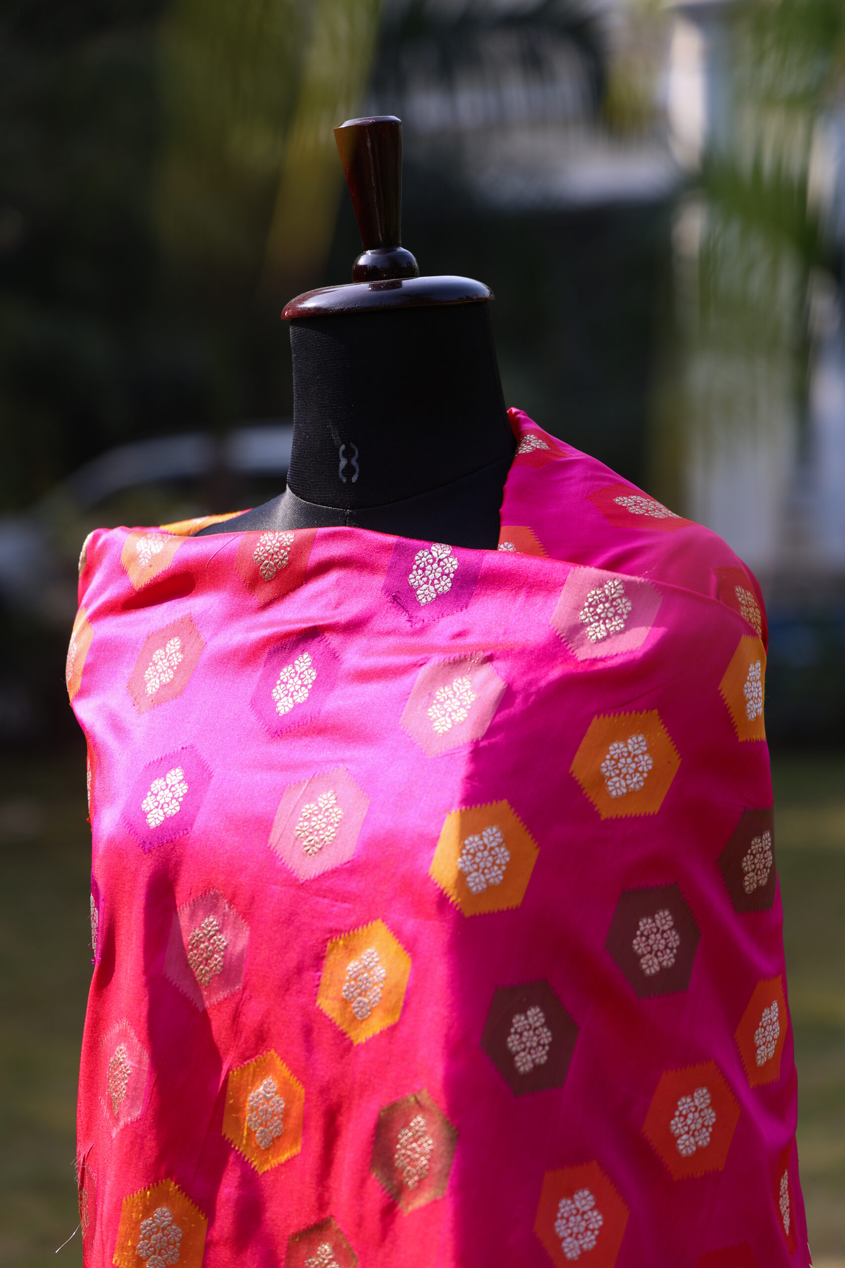 Zar-e-Rang - Rani Pink Rangkat katan Silk Dupatta - Image 4