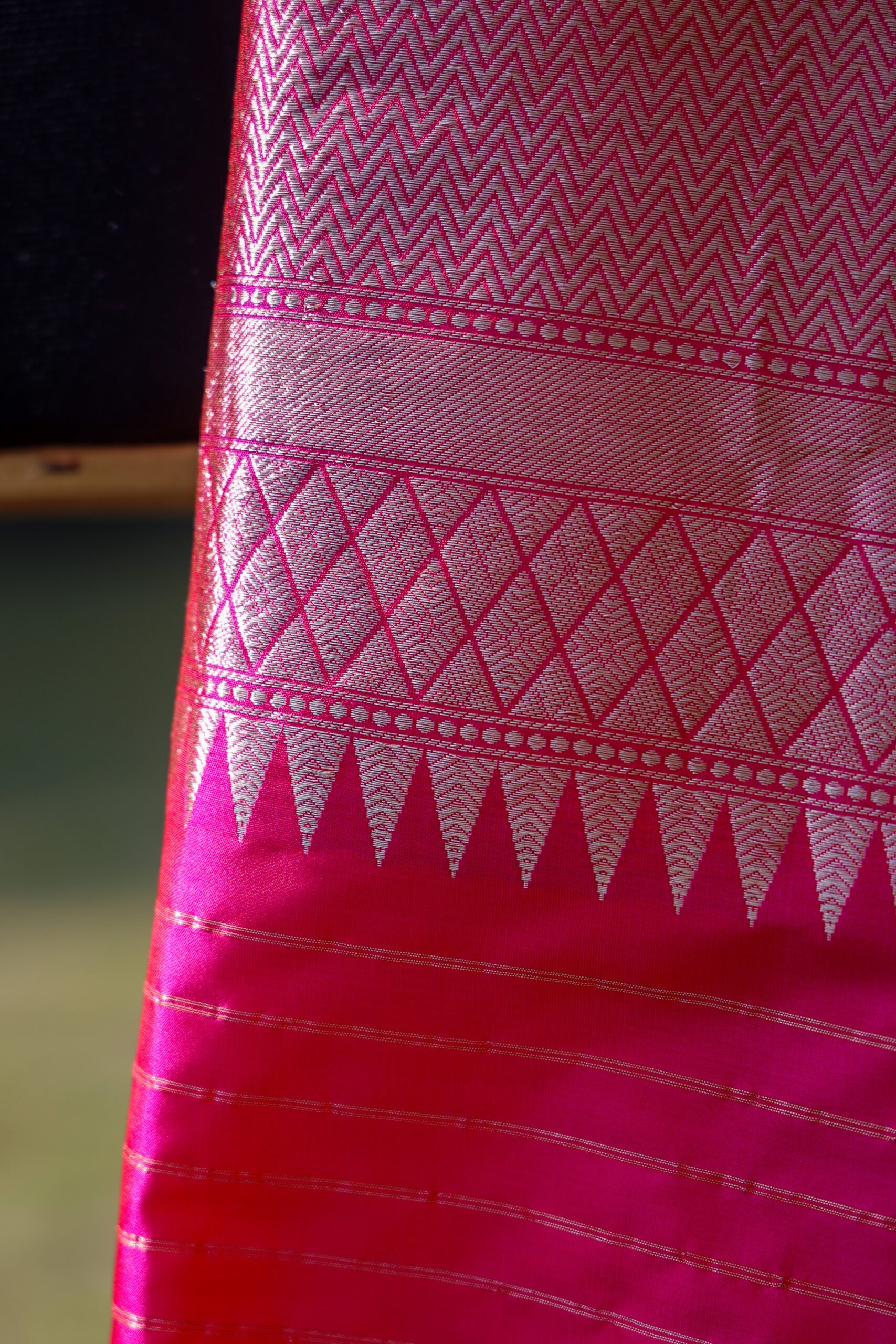 Zar-e-Rang - Rani Pink Rangkat katan Silk Dupatta - Image 3